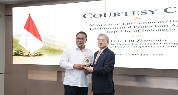 FOTO 31 Juli_Menteri Lingkungan Hidup_Kepala Badan Pengendalian Lingkungan Hidup (KLH_BPLH) Moh Jumhur Hidayat 1