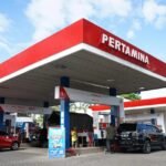 FOTO 31 Maret_Aktivitas petugas Stasiun Pengisian Bahan Bakar Umum (SPBU) Pertamina. dok. pertamina