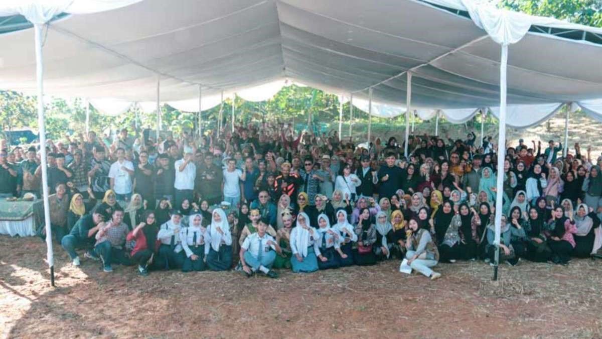 FOTO 4 Juli_Deklarasi Perempuan Pejuang Agraria Jawa Barat di Gedung Akademi Reforma Agraria Sejati Siti Halimah, Desa Kalijaya. dok. jabarprov.go.id