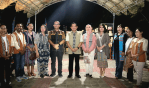 FOTO 4 Juli_Kegiatan Exotic Tenun_Parade Tenun dan Fashion Show di Pelataran Mal Pelayanan Publik Timor-Atambua, Kabupaten Belu, NTT. kemendagri