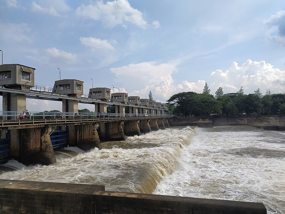 FOTO 7 Juli_Bendungan Waru Turi di Kabupaten Kediri. wikipedia.org