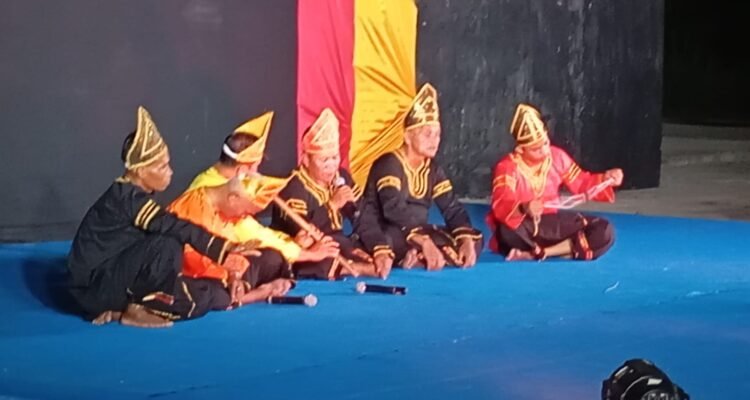 FOTO 8 Juli_Ritual magis Sarompak Taeh dari Kabupaten Lima Puluh Kota, SUmatra Barata. dok. limahpuluhkotakab.go.id