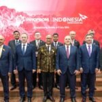 Menteri Perindustrian Agus Gumiwang Kartasasmita (jas batik) saat kegiatan International Industrial Exhibition (INNOPROM) 2026