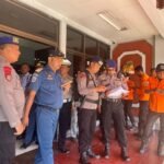 FOTO 12 Agustus_Penanganan kebakaran kapal penyeberangan KMP Putri Yasmin (YDGJ) 1