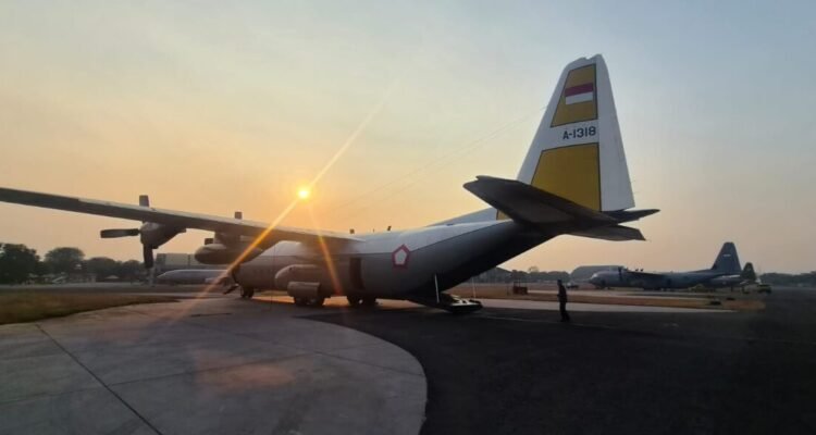 FOTO 15 Agustus_Pesawat yang membawa bantuan ke Nusa Tenggara Timur dari Pangkalan TNI AU Halim Perdanakusuma, Jakarta pada Sabtu, 15 Agustus 2026. dok setpres