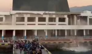 FOTO 15 Agustus_Suasana di pelabuhan Lorens Say Maumere, Sikka NTT saat terjadi gempa berkekuatan M7.7, Sabtu 15 Agustus 2026. dok. tangkapan layar INI