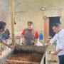 FOTO 15 Agustus_Suasana peninjauan proses pengolahan pinang yang dilakukan oleh Nagari Salareh Aia, Kecamatan Palembayan, Kabupaten Agam, Sumatra Barat