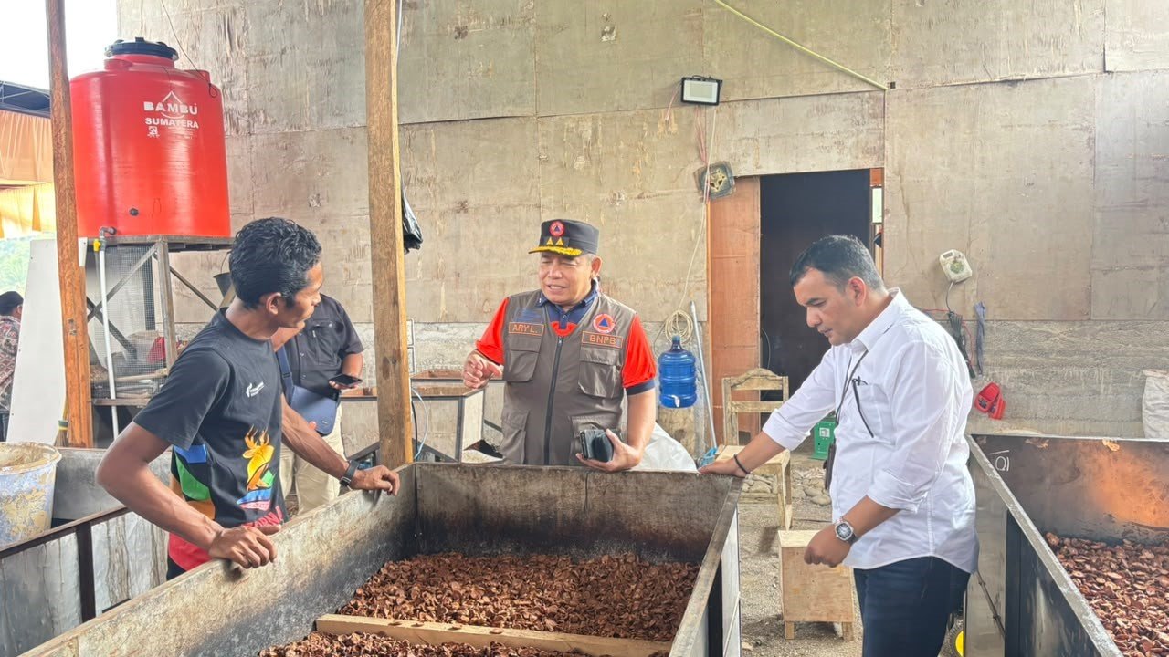 FOTO 15 Agustus_Suasana peninjauan proses pengolahan pinang yang dilakukan oleh Nagari Salareh Aia, Kecamatan Palembayan, Kabupaten Agam, Sumatra Barat