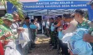 FOTO 16 Agustus_Bantuan logistik berupa paket sembako dari Presiden Prabowo Subianto tiba di Maumere, Kabupaten Sikka, Nusa Tenggara Timur. dok. bnpb
