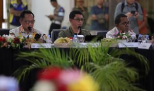 FOTO 16 Agustus_Kepala BNPB dalam rapat gempa NTT