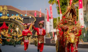 FOTO 20 Agustus_Acara Jember Fashion Carnaval (JFC) sebagai karnaval busana internasional di jalan raya Kabupaten Jember, Jawa Timur. kemenpar