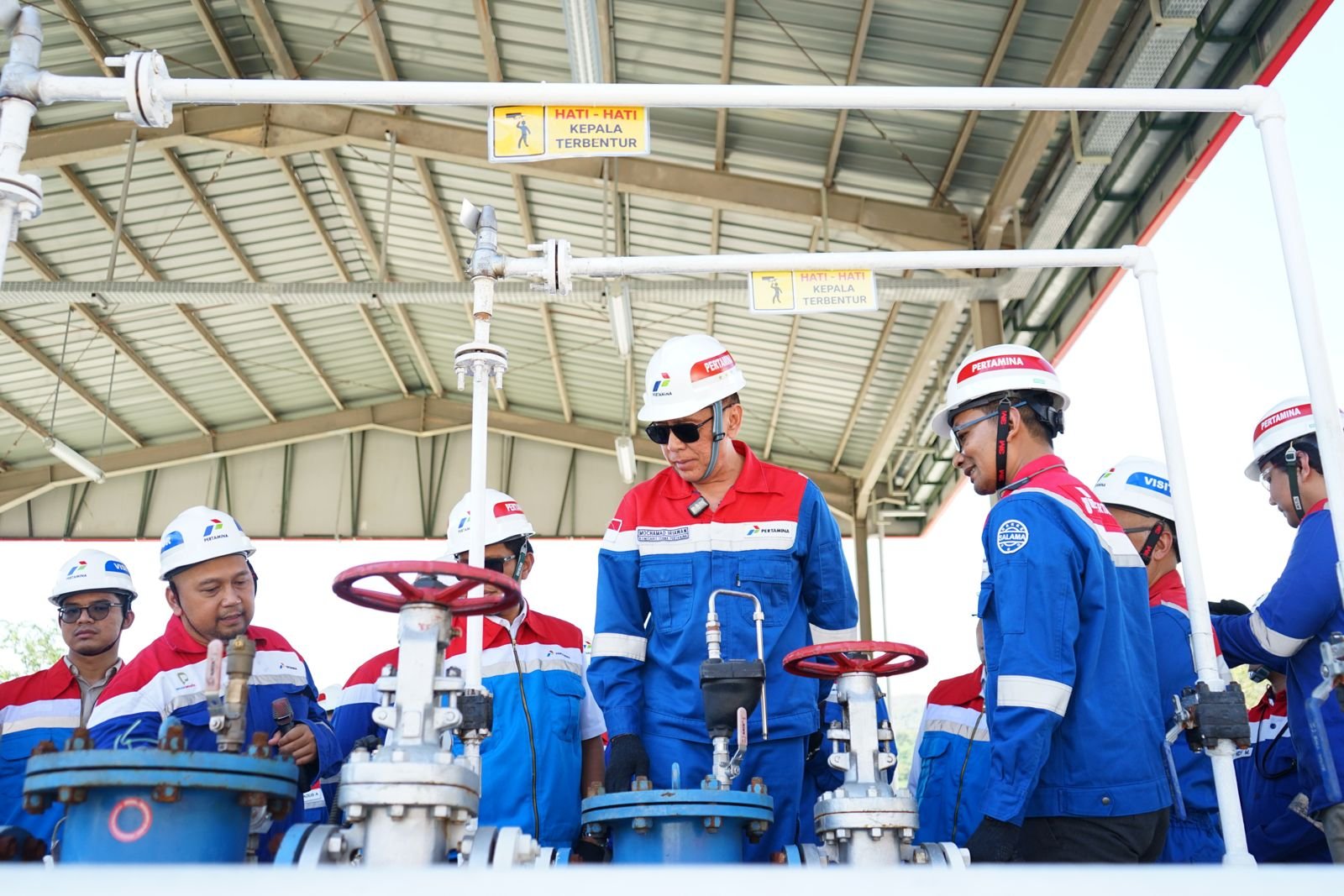 FOTO 20 Agustus_Saat cek Fuel Terminal (FT) Labuan Bajo, Nusa Tenggara Timur. (dok. pertamina)