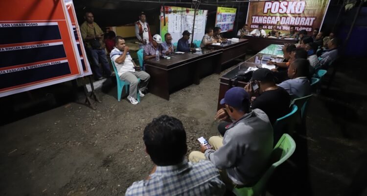 FOTO 22 Agustus_Forum pertemuan antara BNPB, BPBD dan Pemkab Ende bersama 21 camat se-Kabupaten Ende di Kantor BPBD Kabupaten Ende, Kota Ende, Nusa Tenggara Timur.