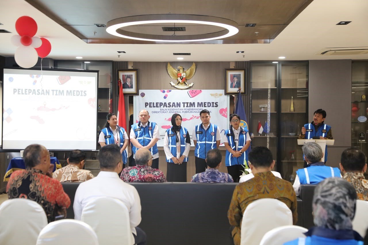 FOTO 22 Agustus_Pelepasan keberangkatan Tim Medis Balai Kesehatan Penerbangan untuk tugas kemanusiaan pelayanan kesehatan pascagempa NTT 1