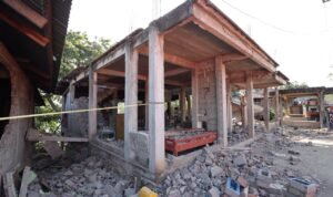 FOTO 23 Agustus_Kondisi rumah yang terdampak gempa Magnitudo 7,7 Flores di Desa Peozaka Ramba, Kecamatan Ende, Kabupaten Ende, Nusa Tenggara Timur