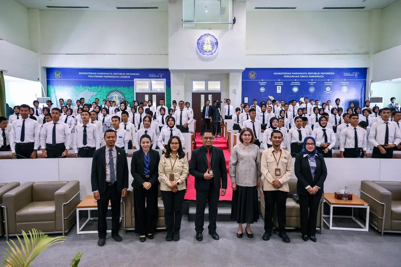 FOTO 23 Agustus_Kuliah Umum Bersama Semester Ganjil Tahun Akademik 2026 2027 secara hibrida dari Politeknik Pariwisata (Poltekpar) Lombok. kemenpar
