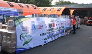 FOTO 24 Agustus_Bantuan logistik untuk perempuan dan anak terdampak gempa bumi di Nusa Tenggara Timur (NTT)