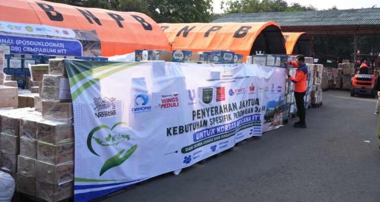 FOTO 24 Agustus_Bantuan logistik untuk perempuan dan anak terdampak gempa bumi di Nusa Tenggara Timur (NTT)