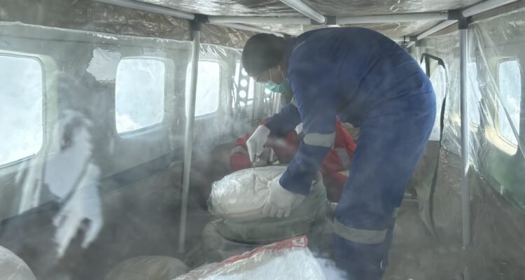 FOTO 26 Agustus_Aktivitas Operasi Modifikasi Cuaca (OMC) yang dilakukan di wilayah Provinsi Kalimantan Barat. dok. bnpb
