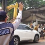 FOTO 26 Agustus_Dinas Tata Ruang (Distaru) Kota Bekasi melakukan penertiban bangunan liar di sepanjang bantaran Kali Harun, Kel Jatirahayu, Kec Pondok Melati. bekasikota