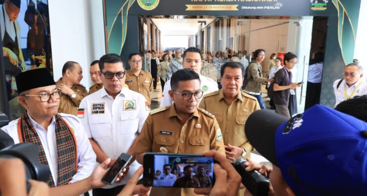 FOTO 26 Agustus_Gubernur Andra Soni usai membuka Rapat Kerja Nasional (Rakernas) II dan Upgrading Pengurus Pusat IPPAT di Kabupaten Tangerang. bantenprov