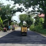 FOTO 26 Agustus_Pekerjaan pembaluran atau perbaikan penambalan (patching) pada titik - titik jalan yang mengalami kerusakan di Kota Padang. dok. padang.go.id