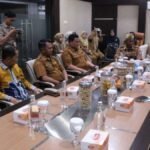 FOTO 26 Agustus_Sekretaris Daerah Kabupaten Garut Nurdin Yana menerima kunjungan Dewan Kerajinan Nasional Daerah (Dekranasda) Kabupaten Tabalong di Ruang Rapat Bupati