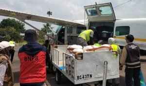 FOTO 28 Agustus_Persiapan dan briefing teknis Bandara Raden Inten II, Lampung, sebelum operasi modifikasi cuaca (OMC) dilakukan di atas langit Lampung Timur