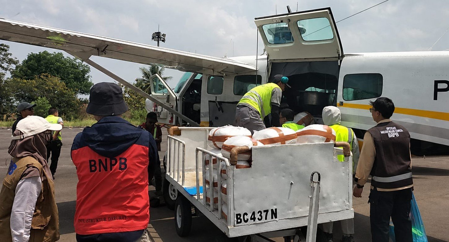 FOTO 28 Agustus_Persiapan dan briefing teknis Bandara Raden Inten II, Lampung, sebelum operasi modifikasi cuaca (OMC) dilakukan di atas langit Lampung Timur