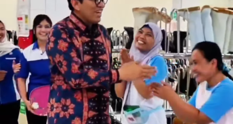 FOTO 28 Agustus_Wakil menteri di PT SMI surabaya INI