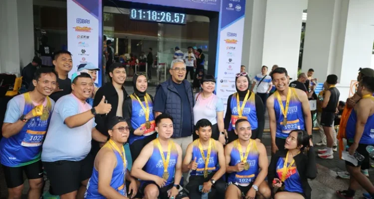 FOTO 28 Agustus_Wali Kota Bandung Muhammad Farhan bersama peserta Bandung Tower Run 2026 di Kota Bandung. dok. humaskotabandung