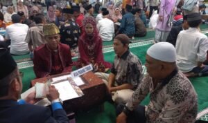 FOTO 28 Agustus_kegiatan Nikah Masal Jilid II di Masjid Agung Nurul Iman, Kota Padang. dok. padang.go.id