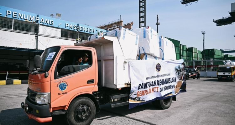 FOTO 30 Agustus_Bantuan kemanusiaan untuk warga terdampak gempa di Nusa Tenggara Timur. dok. kemenhub