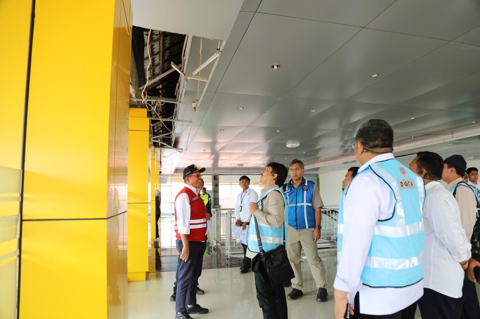 FOTO 30 Agustus_Peninjauan langsung pada sejumlah bandar udara yang terdampak gempa bumi di Provinsi Nusa Tenggara Timur. dok. hubud 3