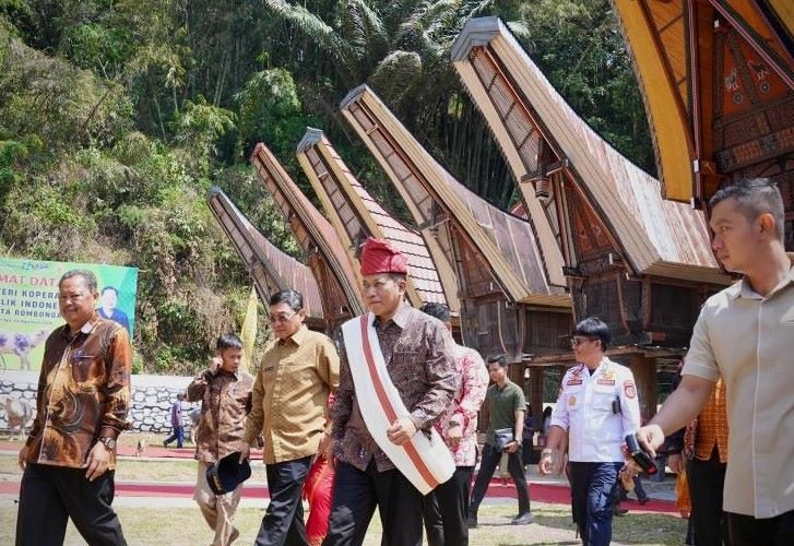 FOTO 31 Agustus_Menteri Koperasi (Menkop) Ferry Juliantono dalam kunjungan kerja ke KSP Balo’ta INI