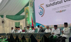 FOTO 31 Agustus_Pembacaan berita acara penetapan KH Abdul Hakim Mahfudz pada Muktamar Ke-35 NU Tambakberas, Jombang. (dok. nu.or.id)
