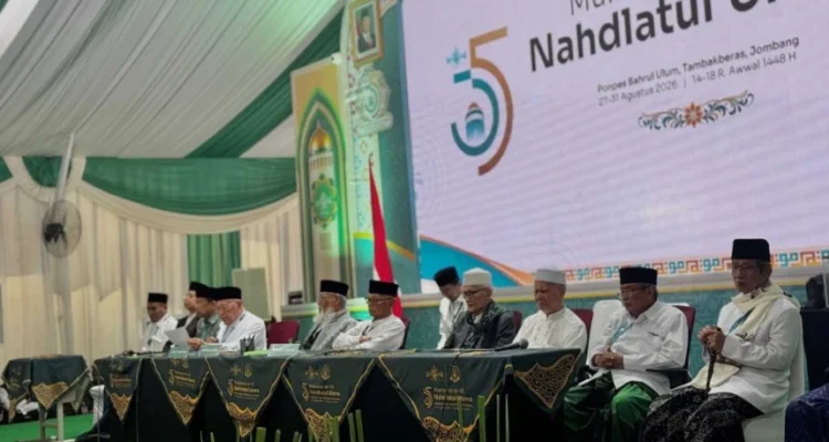 FOTO 31 Agustus_Pembacaan berita acara penetapan KH Abdul Hakim Mahfudz pada Muktamar Ke-35 NU Tambakberas, Jombang. (dok. nu.or.id)