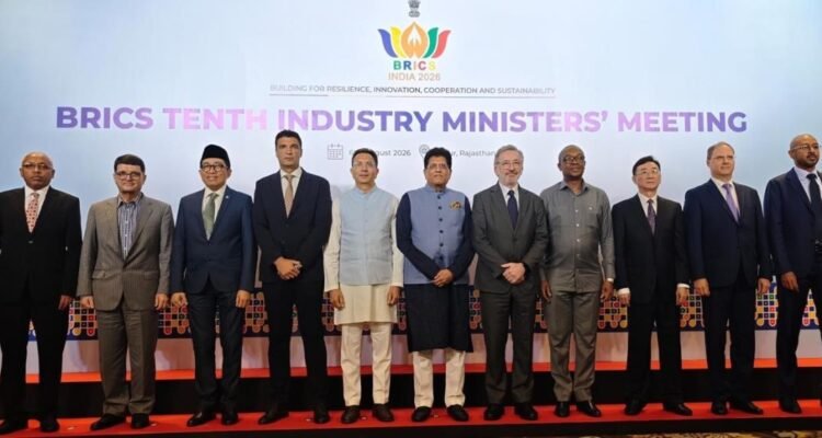 FOTO 7 Agustus_Wakil Menteri Perindustrian Faisol Riza (ketiga kiri) saat mengikuti The 10th Meeting of BRICS Industry Ministers di Jaipur, India. kemenperin