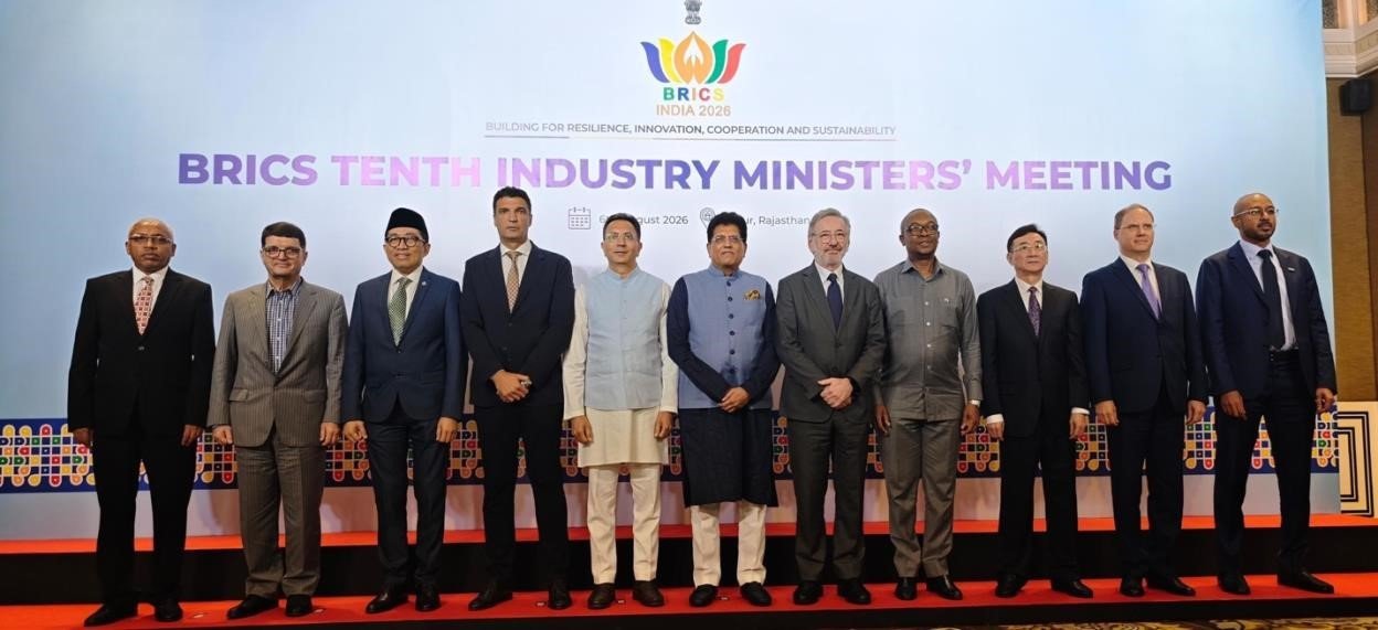 FOTO 7 Agustus_Wakil Menteri Perindustrian Faisol Riza (ketiga kiri) saat mengikuti The 10th Meeting of BRICS Industry Ministers di Jaipur, India. kemenperin