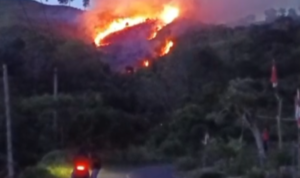FOTO 8 Agustus_Kebakaran hutan dan lahan (karhutla) di wilayah Nagori Tigaras, Kecamatan Dolok, Kabupaten Simalungun, Provinsi Sumatra Utara