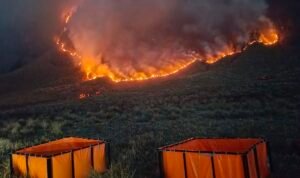 FOTO 8 Agustus_Kondisi kebakaran di kawasan Gunung Bromo pada Rabu (582026) malam. dok. bpbdjawatimur