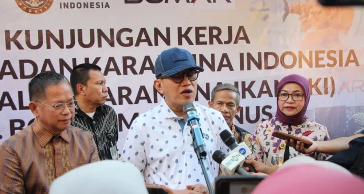 FOTO 9 Agustus_Kepala Badan Karantina Indonesia (Barantin), Abdul Kadir Karding meninjau implementasi pelayanan karantina di PT Bogatama Marinusa (PT BOMAR).