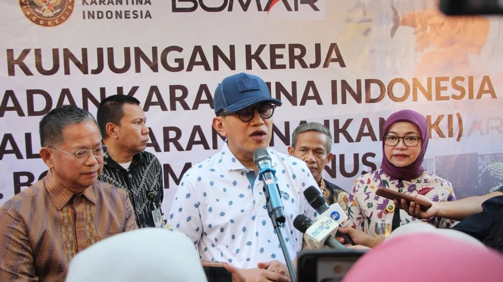 FOTO 9 Agustus_Kepala Badan Karantina Indonesia (Barantin), Abdul Kadir Karding meninjau implementasi pelayanan karantina di PT Bogatama Marinusa (PT BOMAR).