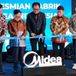 FOTO 10 Sept_Kunjungan kerja Wakil Menteri Perindustrian Faisol Riza (tengah) saat peresmian pabrik Midea.