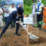 FOTO 10 Sept_Penanaman Perdana Festival Tanam Hulu yang dipusatkan di kawasan Guo, Kelurahan Kuranji, Kecamatan Kuranji. padang.go.id