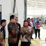 FOTO 10 Sept_Wamenperin menyaksikan beberapa manufaktur