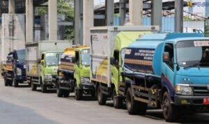 FOTO 13 Sept_peralatan pendukung pemadaman dikirim ke lima provinsi untuk mempercepat penanganan kebakaran, sekaligus memenuhi kebutuhan air di wilayah INI