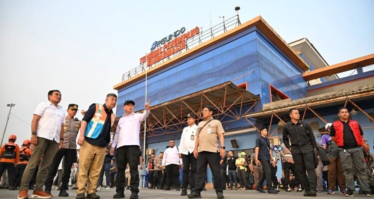 FOTO 14 Sept_Menteri Perhubungan Dudy Purwagandhi di Pelabuhan Trisakti, Banjarmasin, Kalimantan Selatan INI