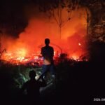 FOTO 2 Sept_Petugas melakukan upaya pemadaman lahan seluas 55 hektare yang terbakar di wilayah Kabupaten Bulungan, Kalimantan Utara. bpbdkabupatenbulungan