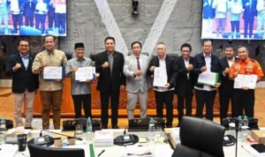 FOTO 2 Sept_Rapat Kerja Komisi V DPR dengan agenda Pembahasan Evaluasi dan Penyesuaian Anggaran 2026, serta Pembahasan dan Penetapan Pagu Anggaran 2027 di Kantor DPR, Jak